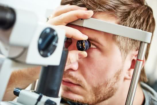 Astigmatismo, Miopía / Astigmatism, Myopia / Cirugía de Ojos